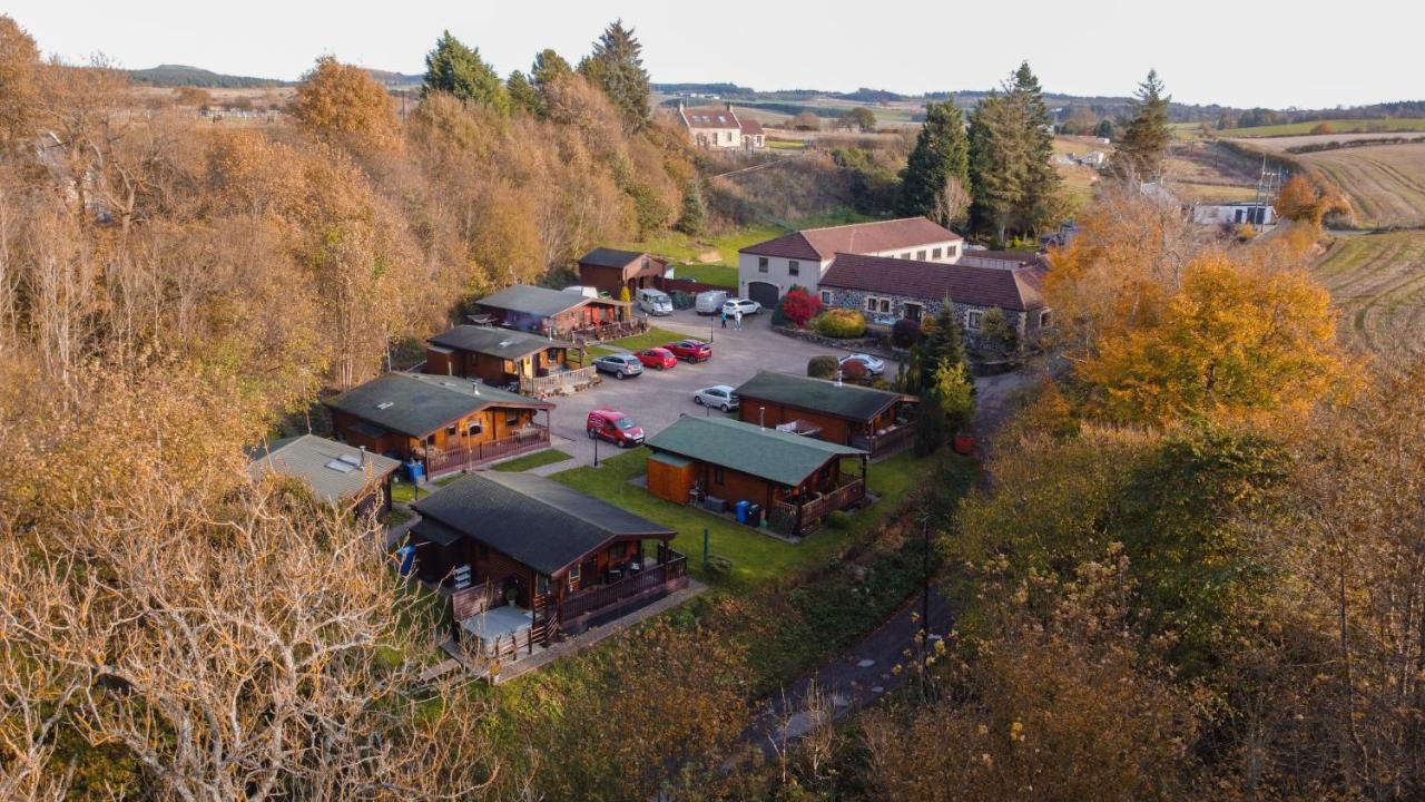 The Steadings Log Cabins Bed and Breakfast Kettlebridge Exterior foto